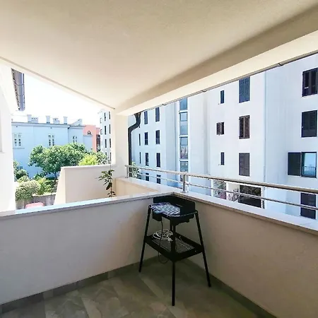 Moderne Dunja In Appartement *