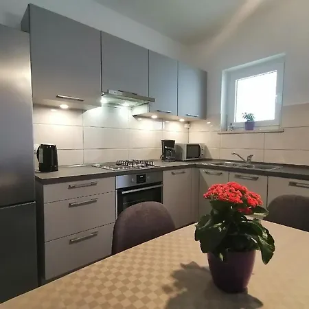 Moderne Dunja In * Πούλα