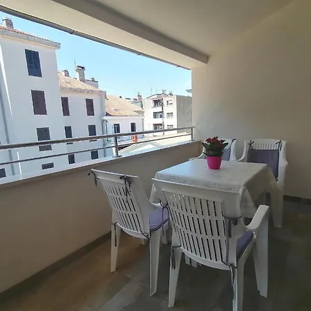 Διαμέρισμα Moderne Dunja In Πούλα